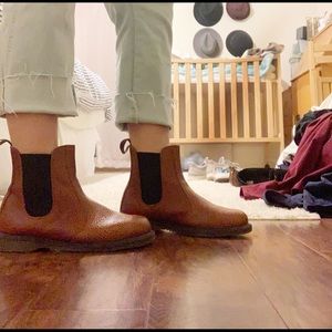 Dr. Martens Flora chelsea boot